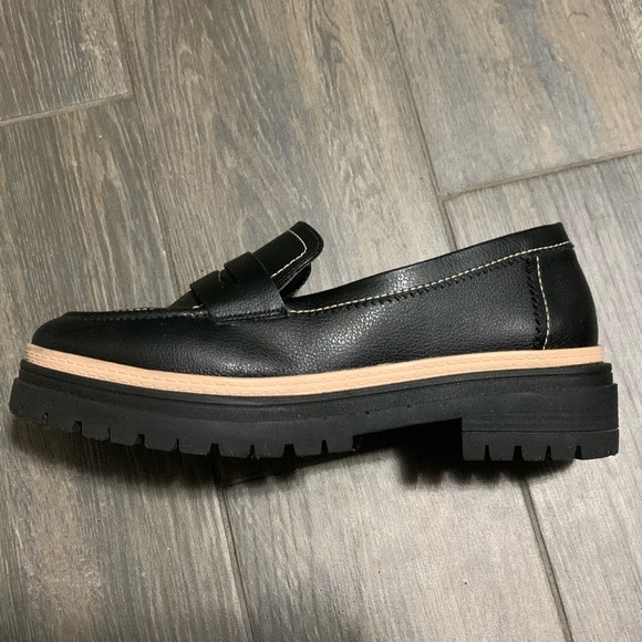 Black leather-like moccasins - Picture 5 of 8